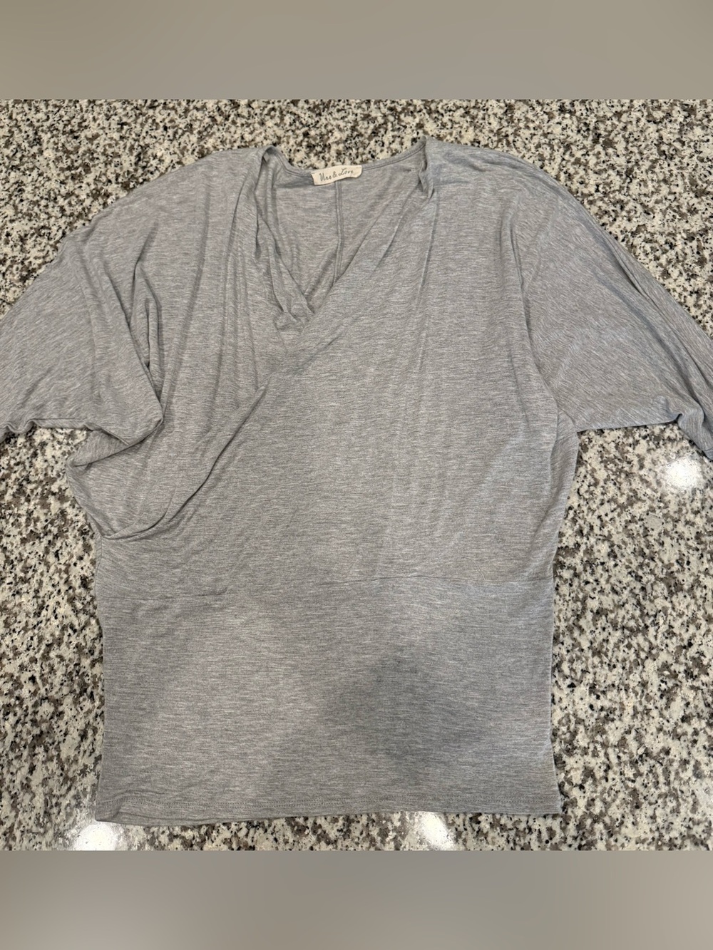 V-Neck 3/4 Sleeve Shirt - Gray